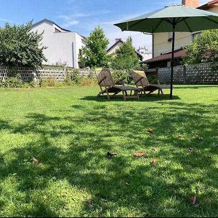 Huge BBQ Garden, Spacious Flat, AC, Free Parking 1 Appartement Ljubljana Buitenkant foto